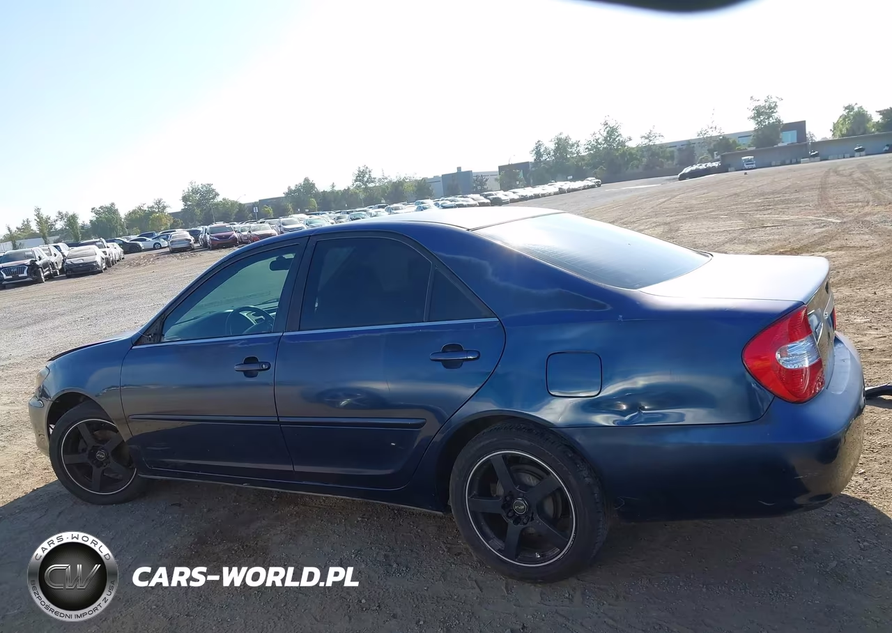 2002 Toyota Camry Le VIN:JTDBE32K420078777 - 15