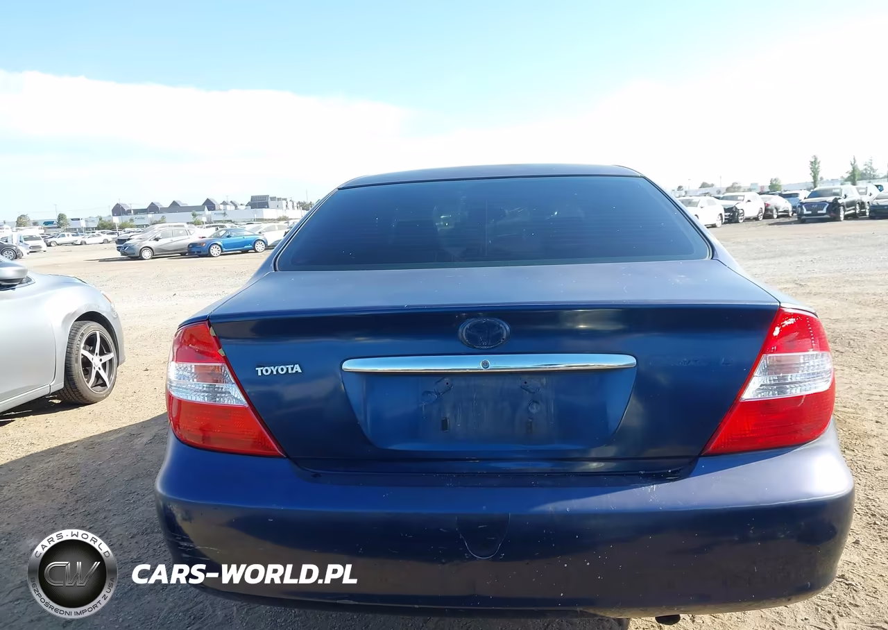 2002 Toyota Camry Le VIN:JTDBE32K420078777 - 17