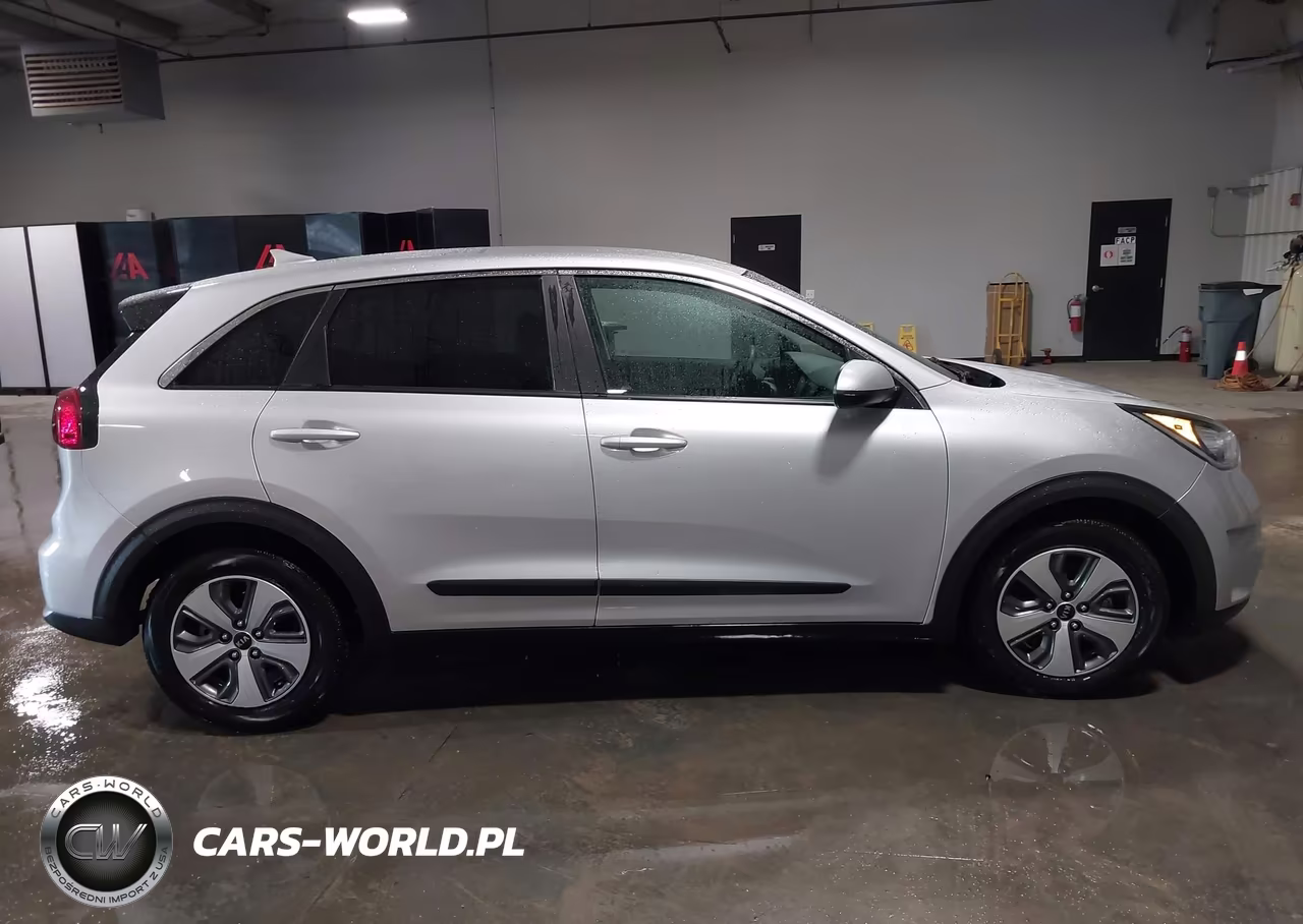 2018 Kia Niro Fe VIN:KNDCB3LC5J5147465 - 13