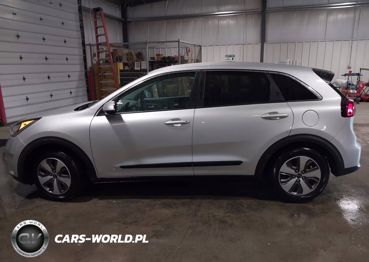 2018 Kia Niro Fe VIN:KNDCB3LC5J5147465 - 14
