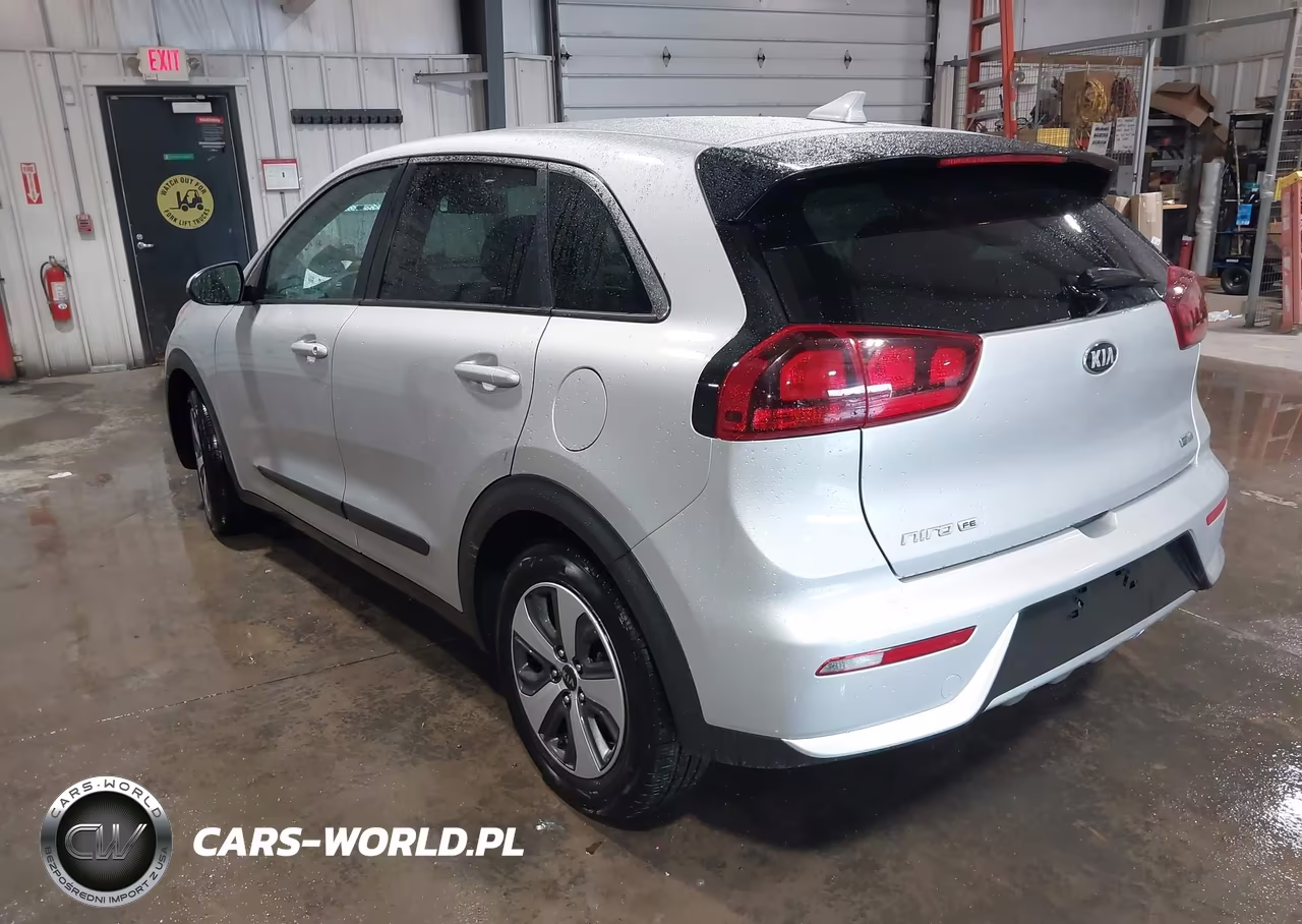 2018 Kia Niro Fe VIN:KNDCB3LC5J5147465 - 3