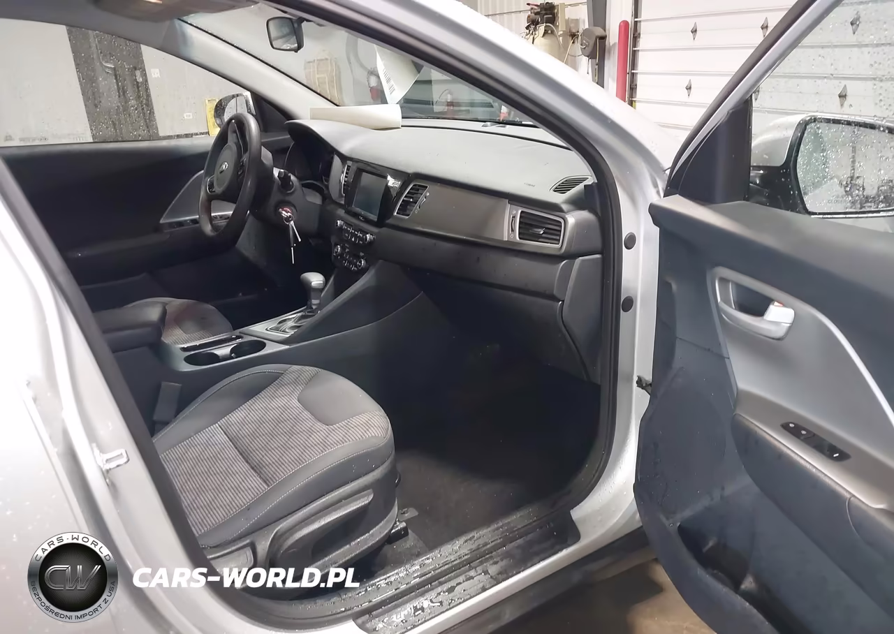 2018 Kia Niro Fe VIN:KNDCB3LC5J5147465 - 5
