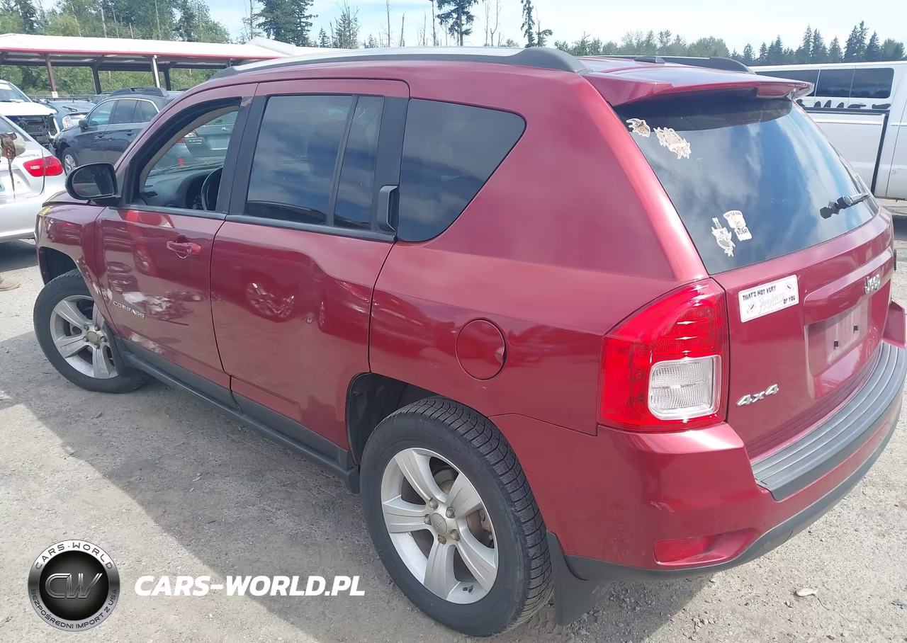 2013 Jeep Compass Latitude VIN:1C4NJDEBXDD221883 - 3