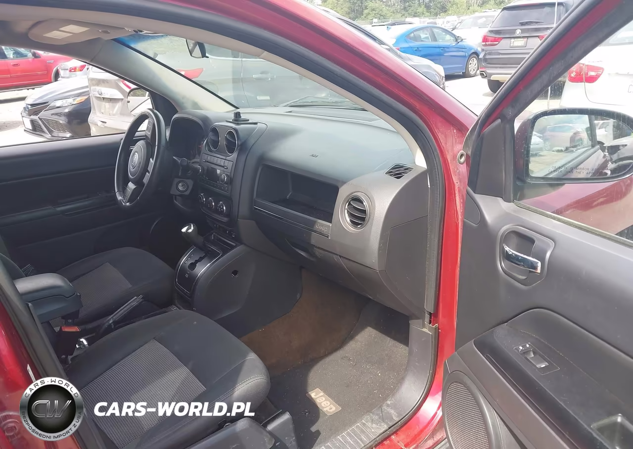 2013 Jeep Compass Latitude VIN:1C4NJDEBXDD221883 - 5