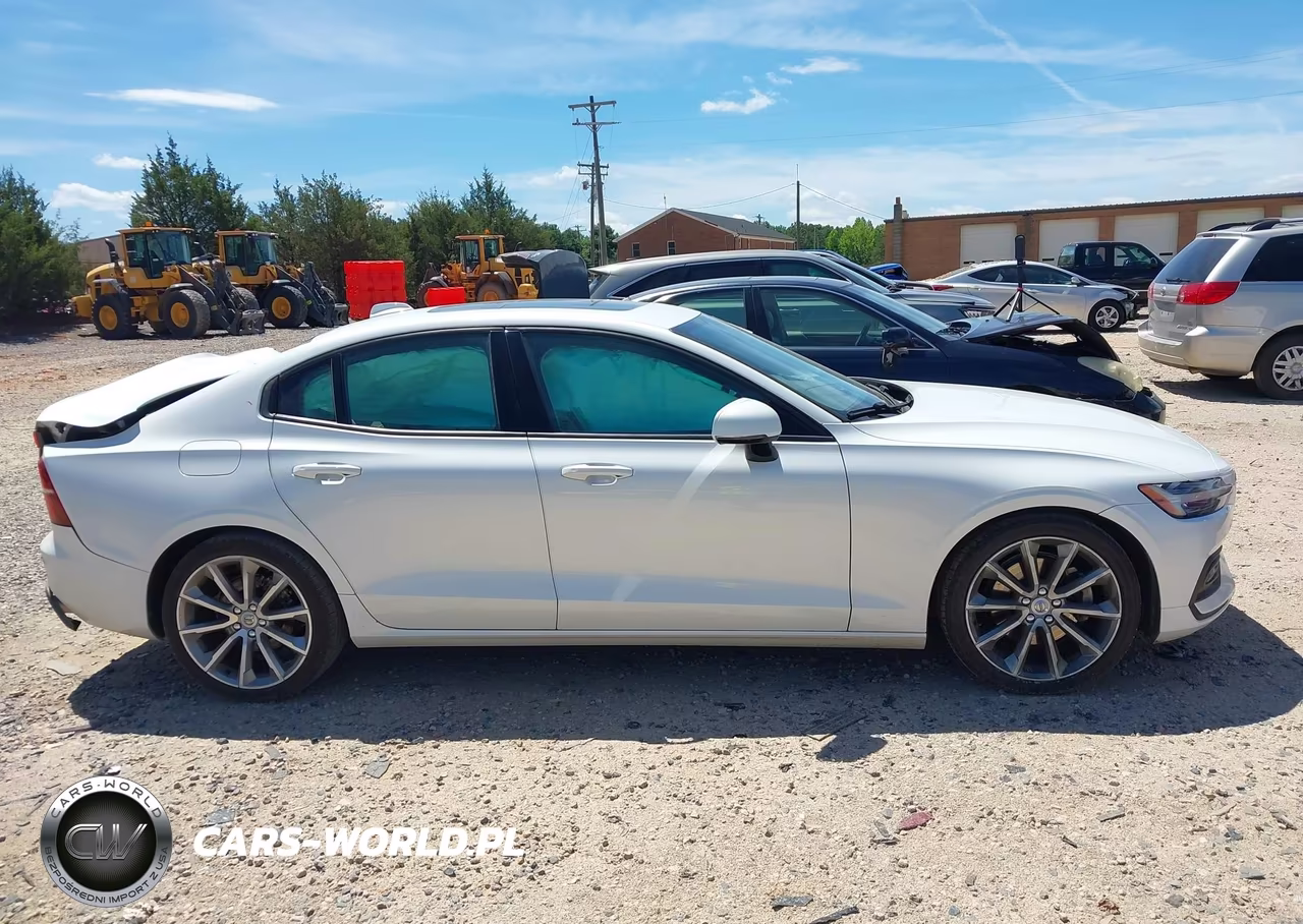 2020 Volvo S60 Momentum VIN:7JR102FKXLG035845 - 13