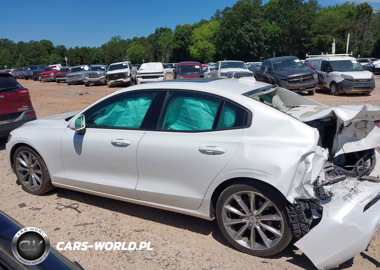 2020 Volvo S60 Momentum VIN:7JR102FKXLG035845 - 14