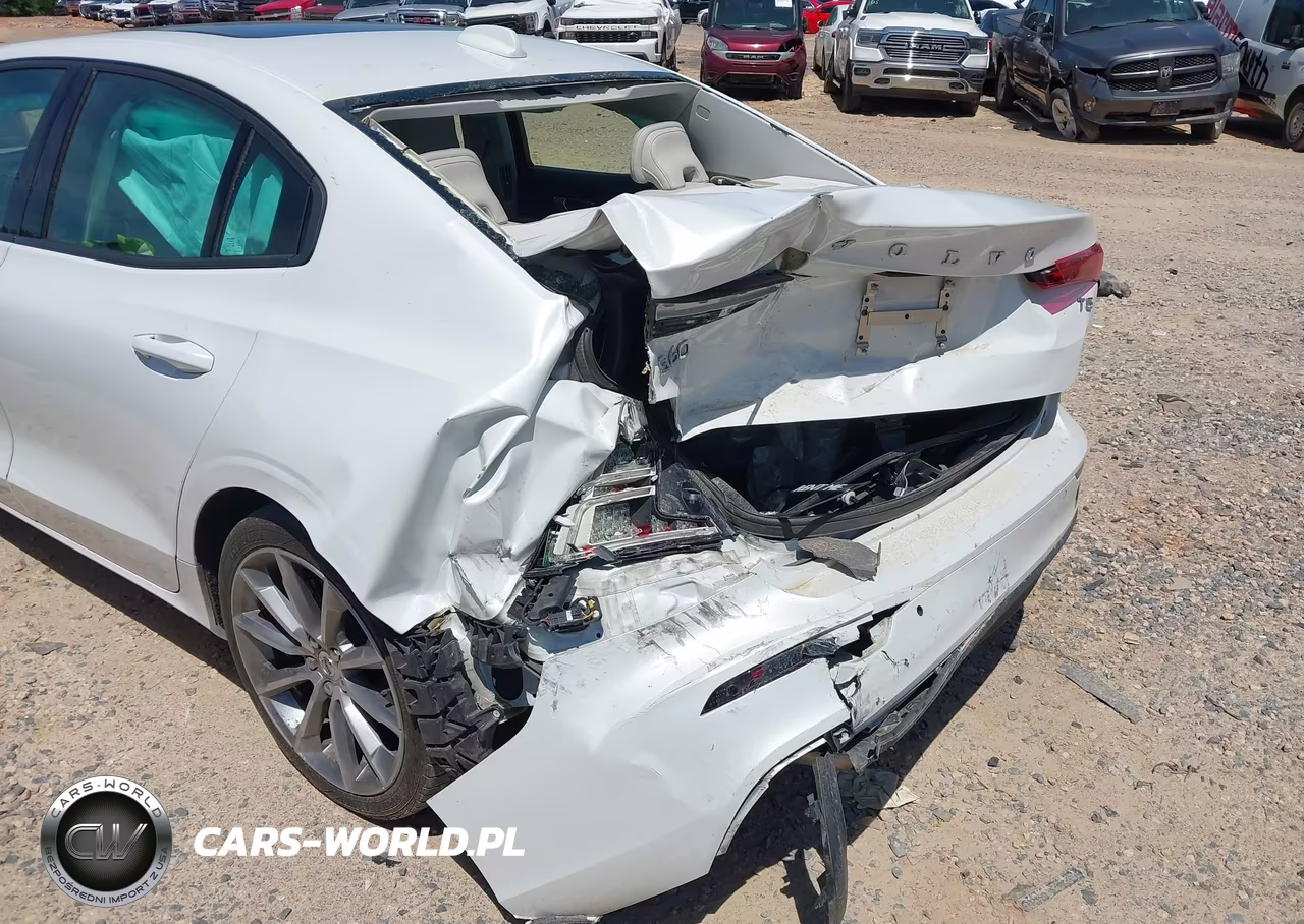 2020 Volvo S60 Momentum VIN:7JR102FKXLG035845 - 6