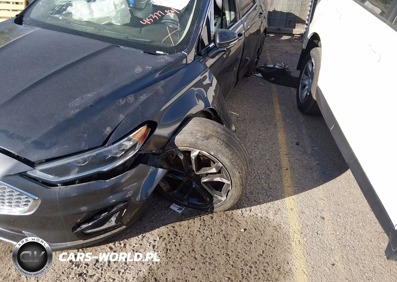 2019 Ford Fusion Titanium VIN:3FA6P0D94KR204694 - 13