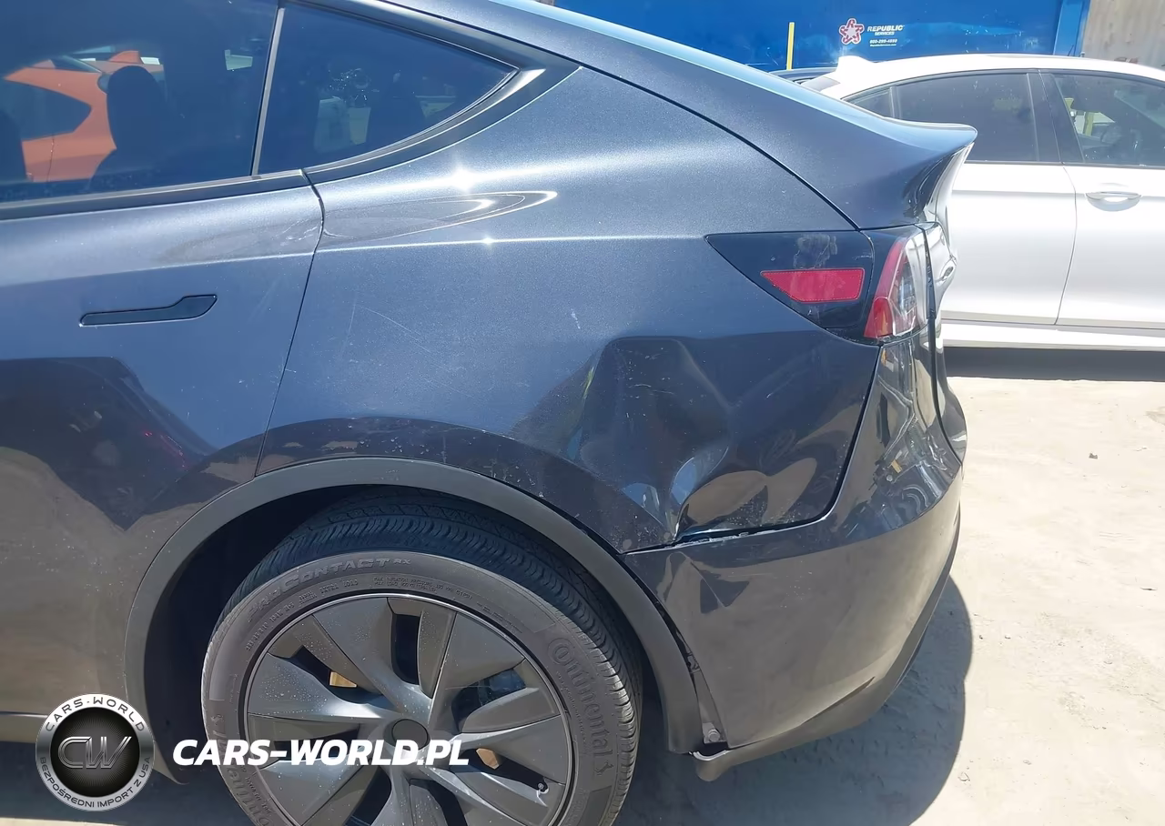 2024 Tesla Model Y Long Range Dual Motor All-Wheel Drive VIN:7SAYGDEE7RF182288 - 12