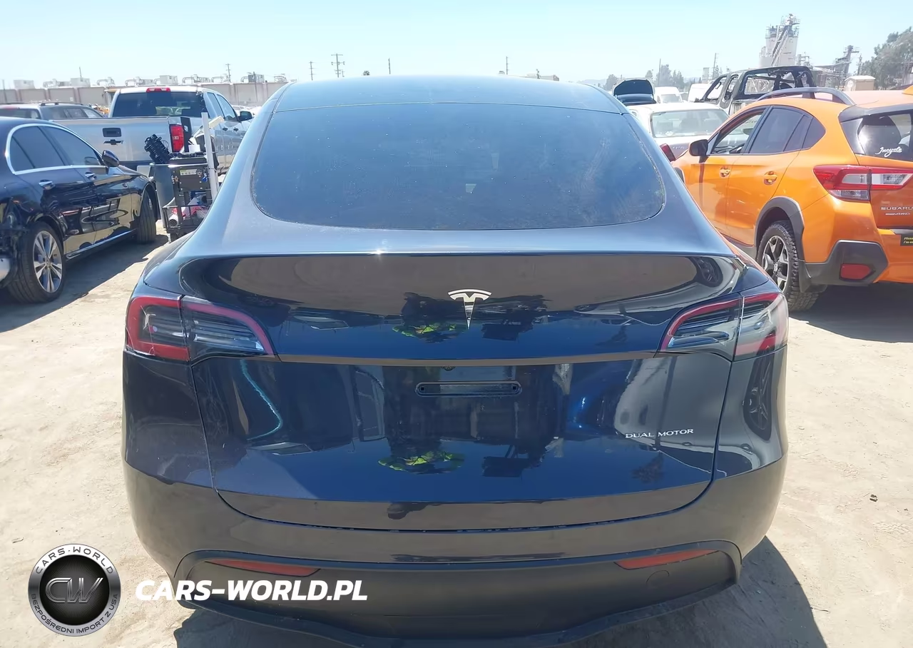 2024 Tesla Model Y Long Range Dual Motor All-Wheel Drive VIN:7SAYGDEE7RF182288 - 17