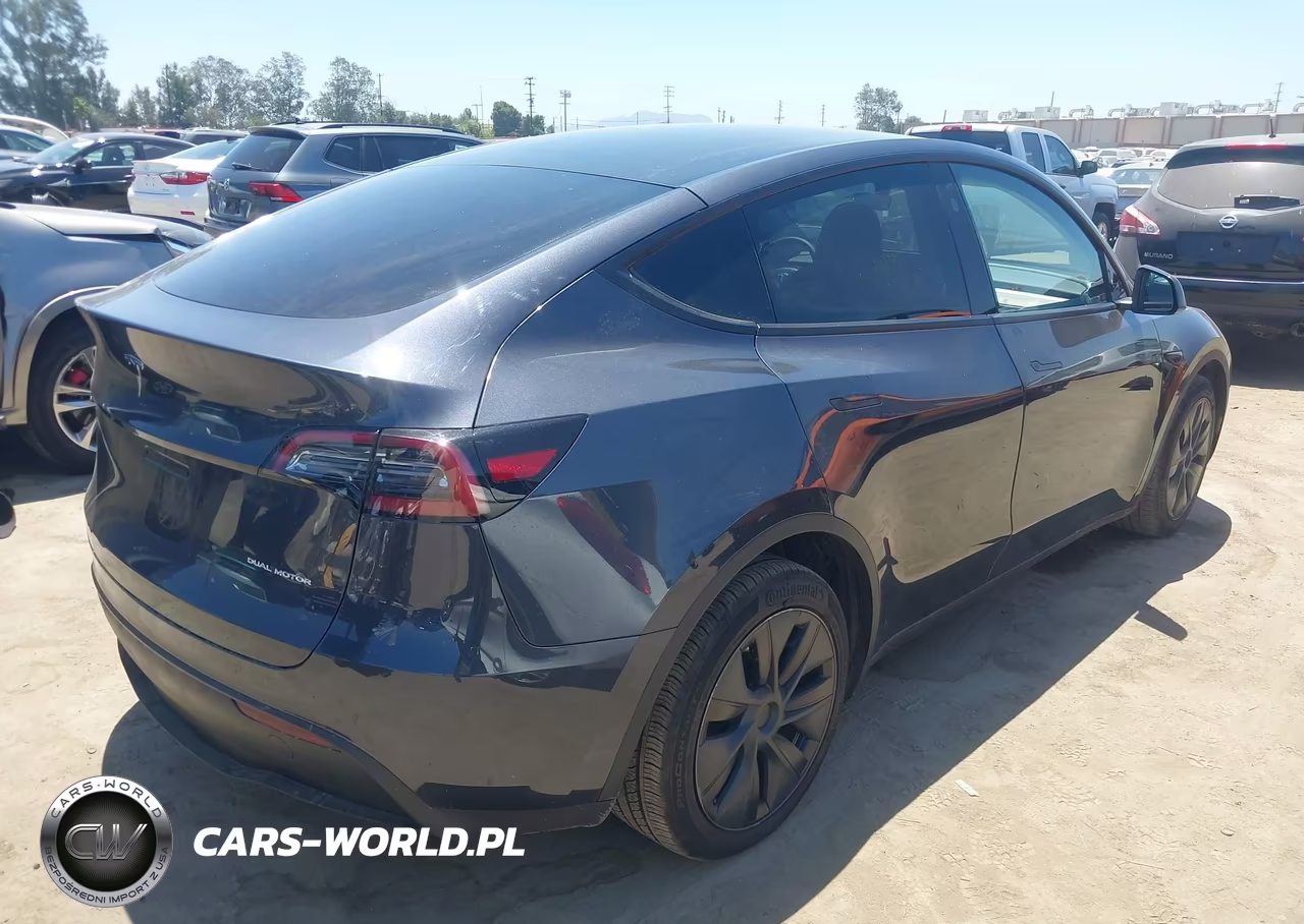 2024 Tesla Model Y Long Range Dual Motor All-Wheel Drive VIN:7SAYGDEE7RF182288 - 4