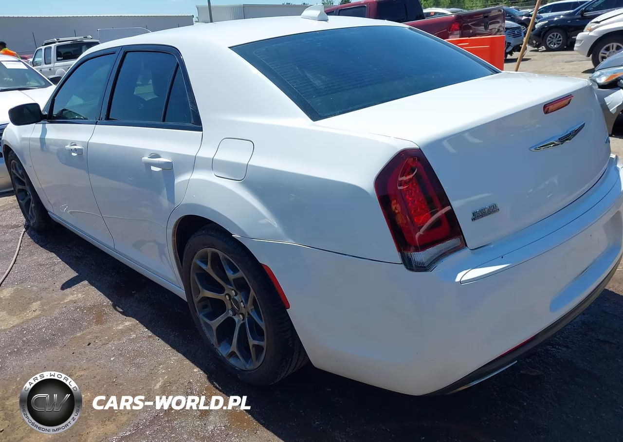 2018 Chrysler 300 300S VIN:2C3CCABG6JH141077 - 3