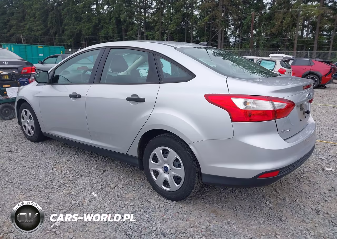 2012 Ford Focus S VIN:1FAHP3E23CL279575 - 3