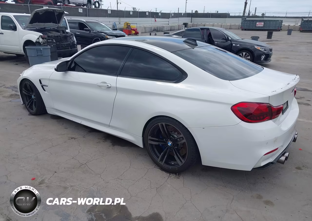 2015 BMW M4 VIN:WBS3R9C55FK330432 - 3