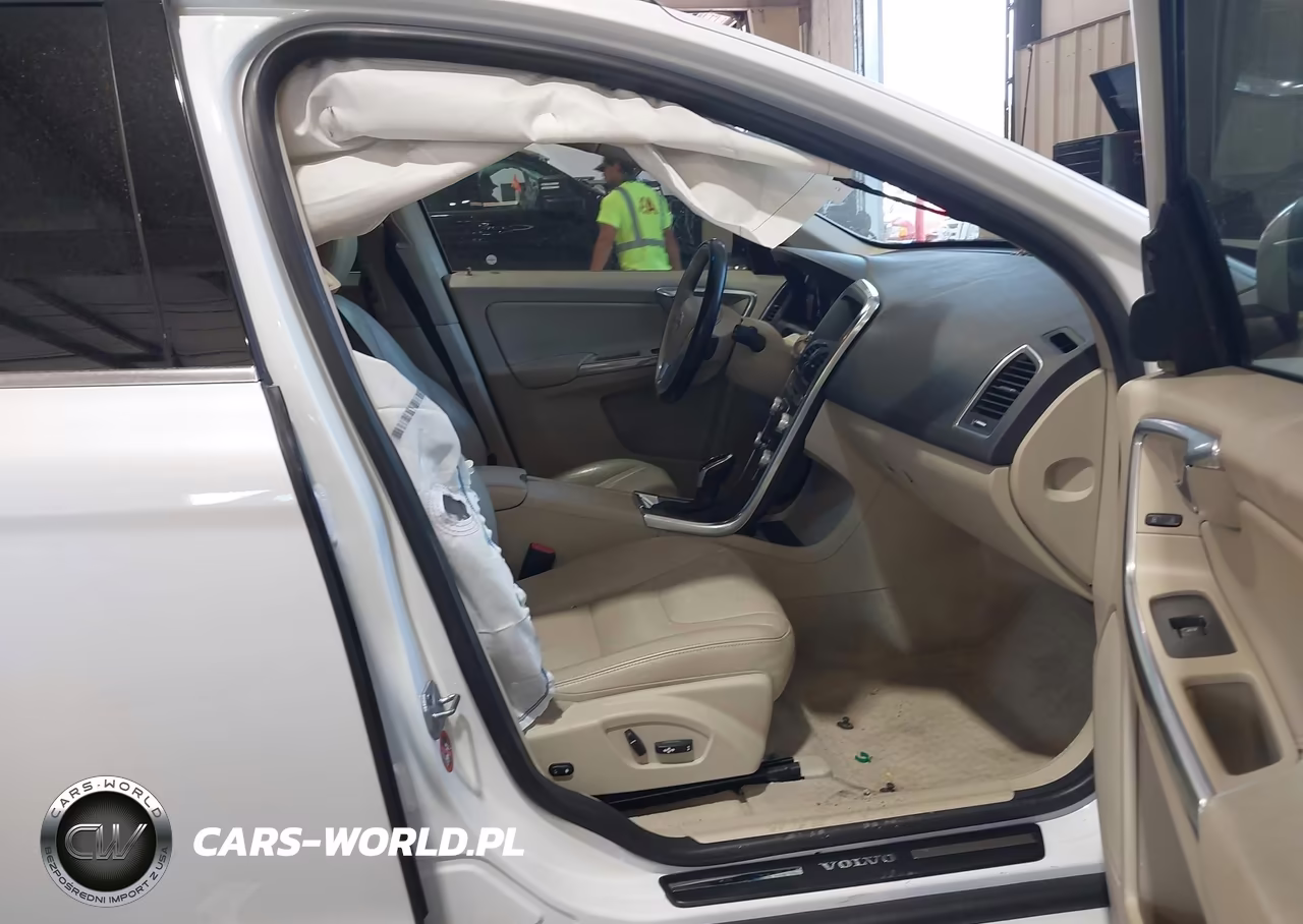 2016 Volvo Xc60 T5 Drive-E Premier VIN:YV440MDK0G2874493 - 5