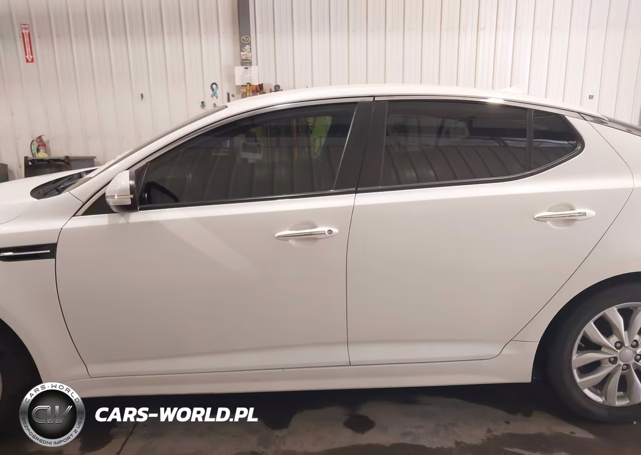 2015 Kia Optima Lx VIN:5XXGM4A79FG465714 - 14