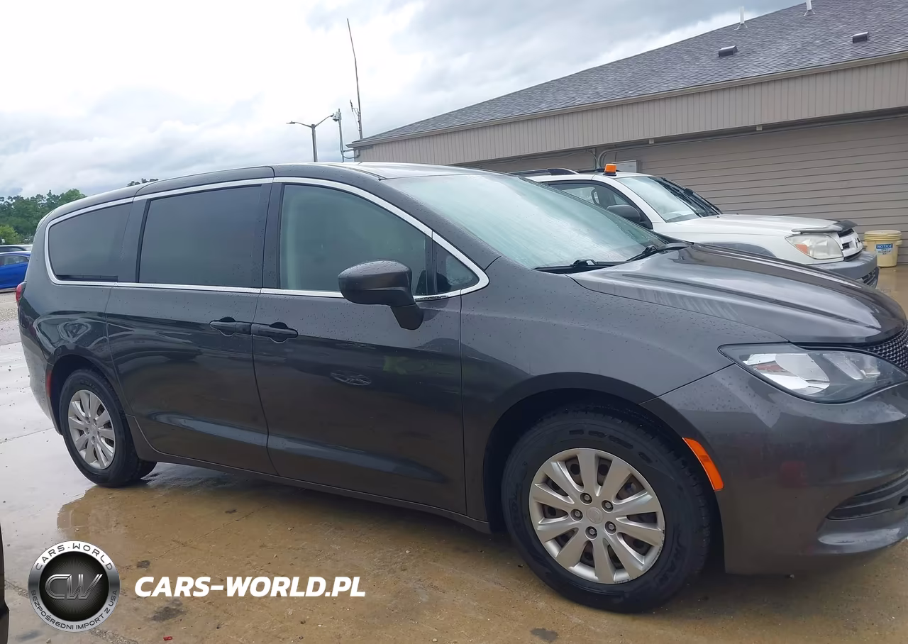 2020 Chrysler Voyager L VIN:2C4RC1AG5LR249307 - 13