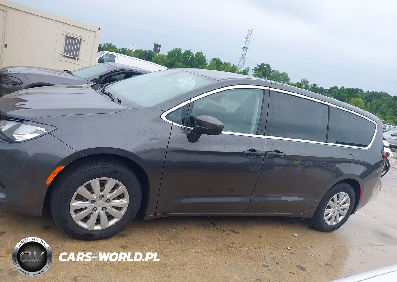 2020 Chrysler Voyager L VIN:2C4RC1AG5LR249307 - 14