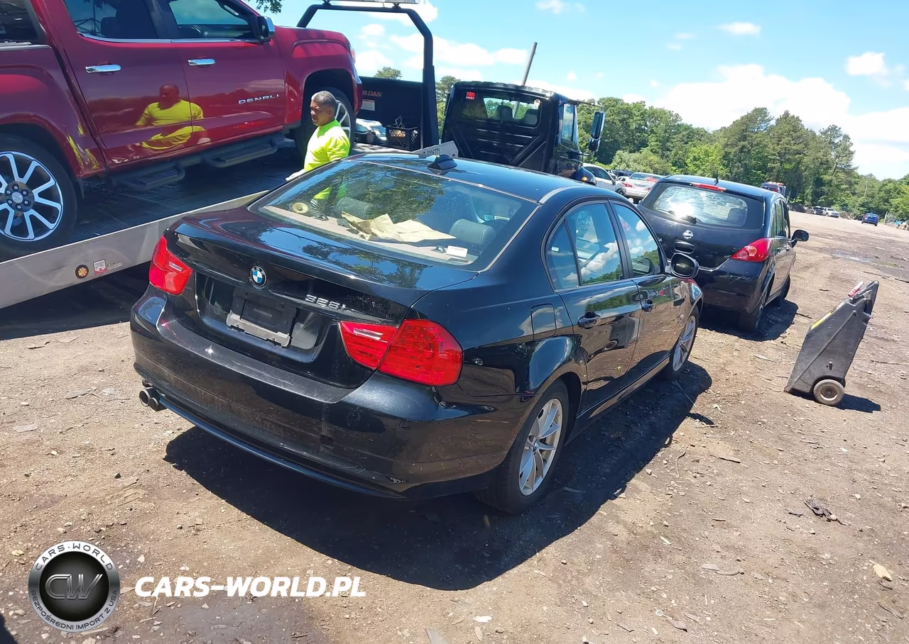 2010 BMW 328I xDrive VIN:WBAPK5C50AA650615 - 4