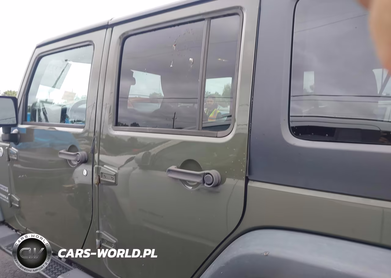 2015 Jeep Wrangler Unlimited Sport VIN:1C4HJWDG4FL671236 - 14