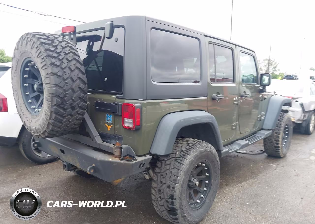 2015 Jeep Wrangler Unlimited Sport VIN:1C4HJWDG4FL671236 - 4