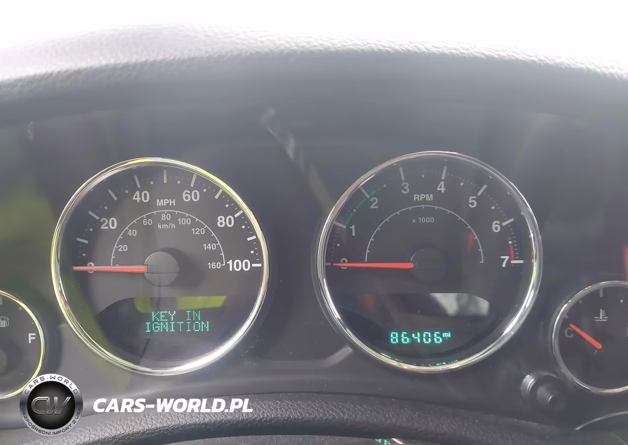 2015 Jeep Wrangler Unlimited Sport VIN:1C4HJWDG4FL671236 - 7