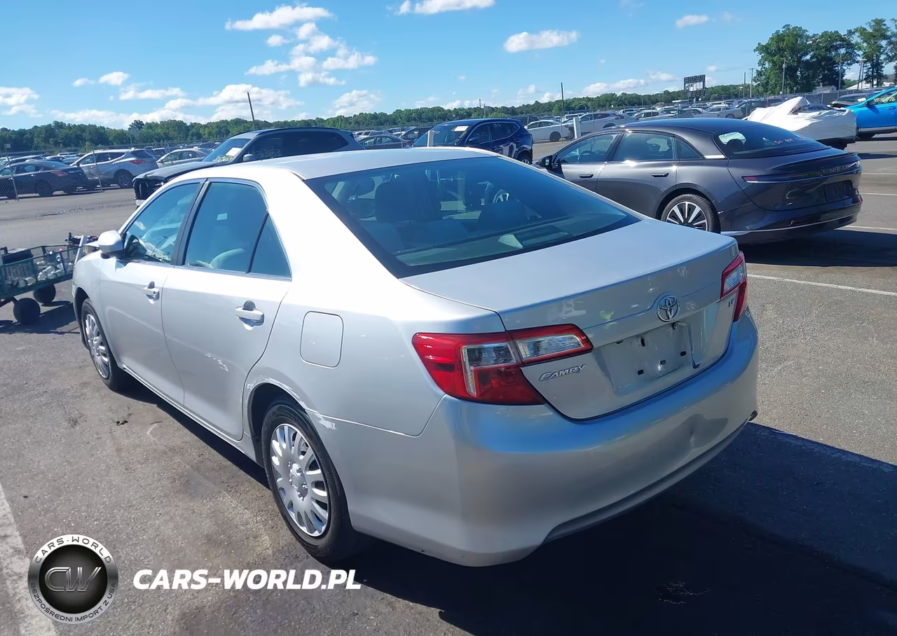 2014 Toyota Camry Le VIN:4T1BF1FK0EU448823 - 3