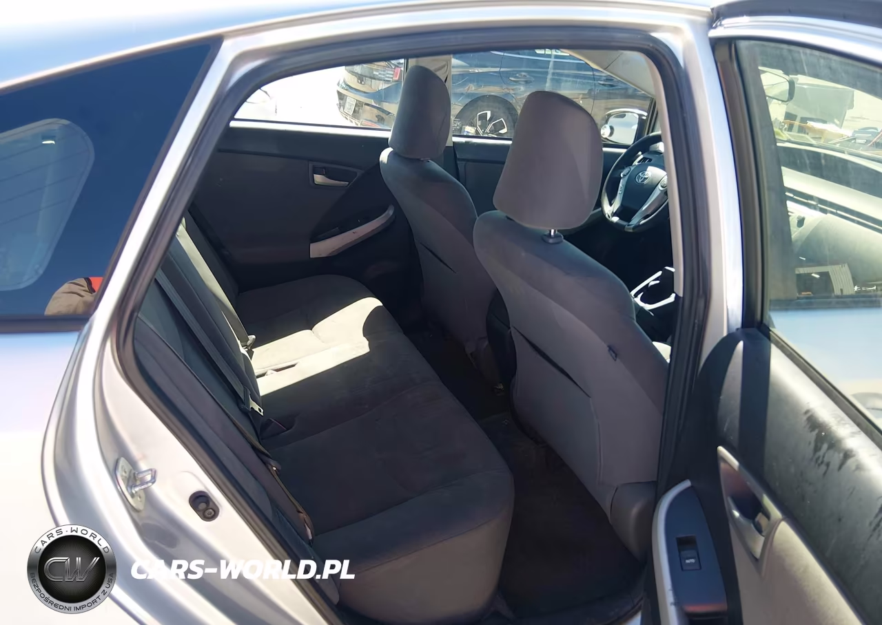 2013 Toyota Prius Two VIN:JTDKN3DU7D5555822 - 8