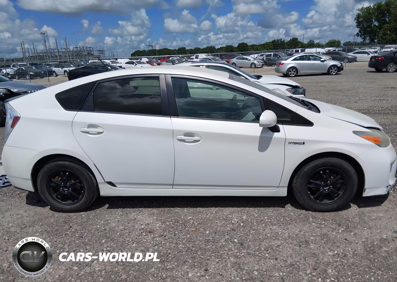 2013 Toyota Prius Three VIN:JTDKN3DU4D5629407 - 13