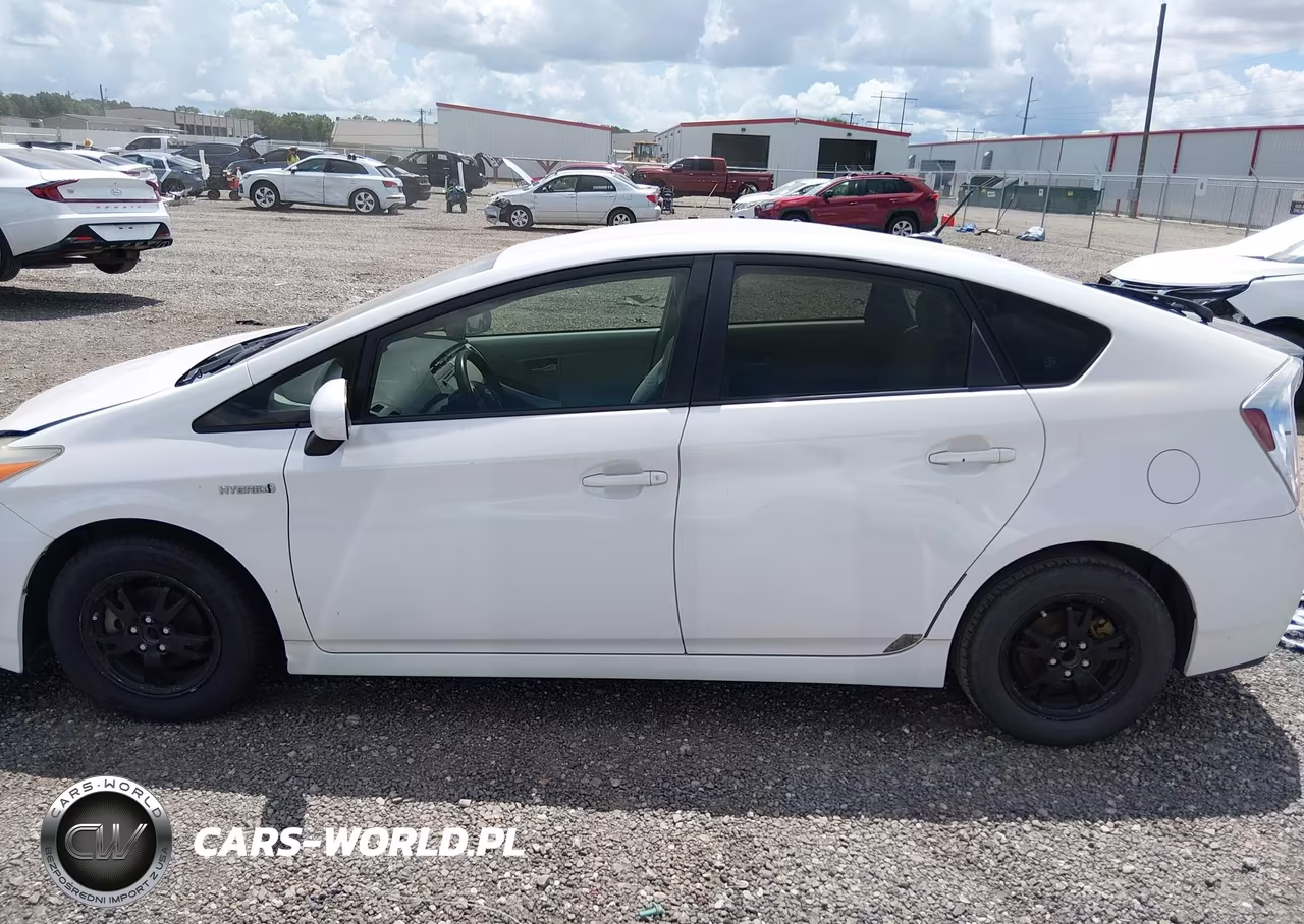 2013 Toyota Prius Three VIN:JTDKN3DU4D5629407 - 14