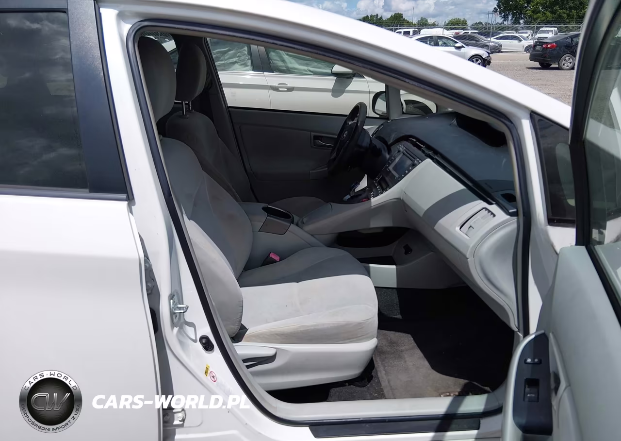 2013 Toyota Prius Three VIN:JTDKN3DU4D5629407 - 5