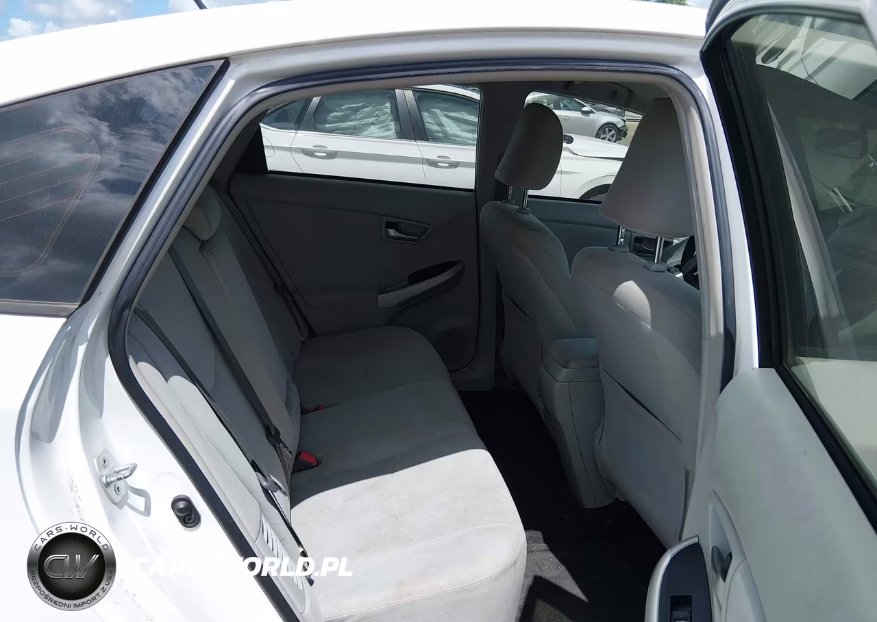 2013 Toyota Prius Three VIN:JTDKN3DU4D5629407 - 8