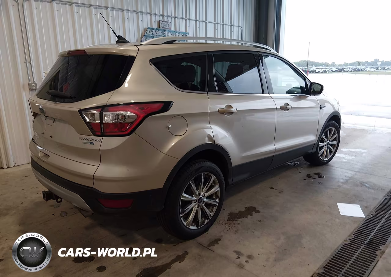 2018 Ford Escape Titanium VIN:1FMCU9J93JUD37321 - 4