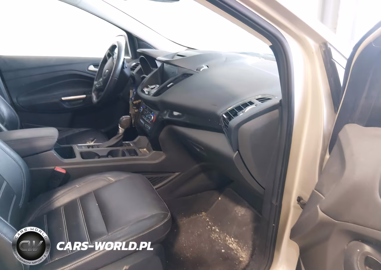 2018 Ford Escape Titanium VIN:1FMCU9J93JUD37321 - 5