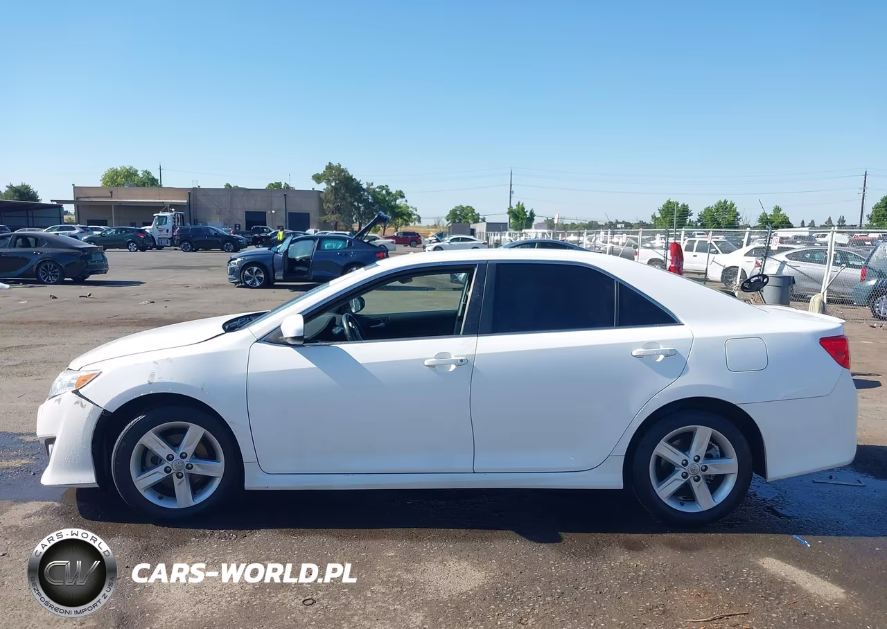 2014 Toyota Camry Se VIN:4T1BF1FK0EU790997 - 14