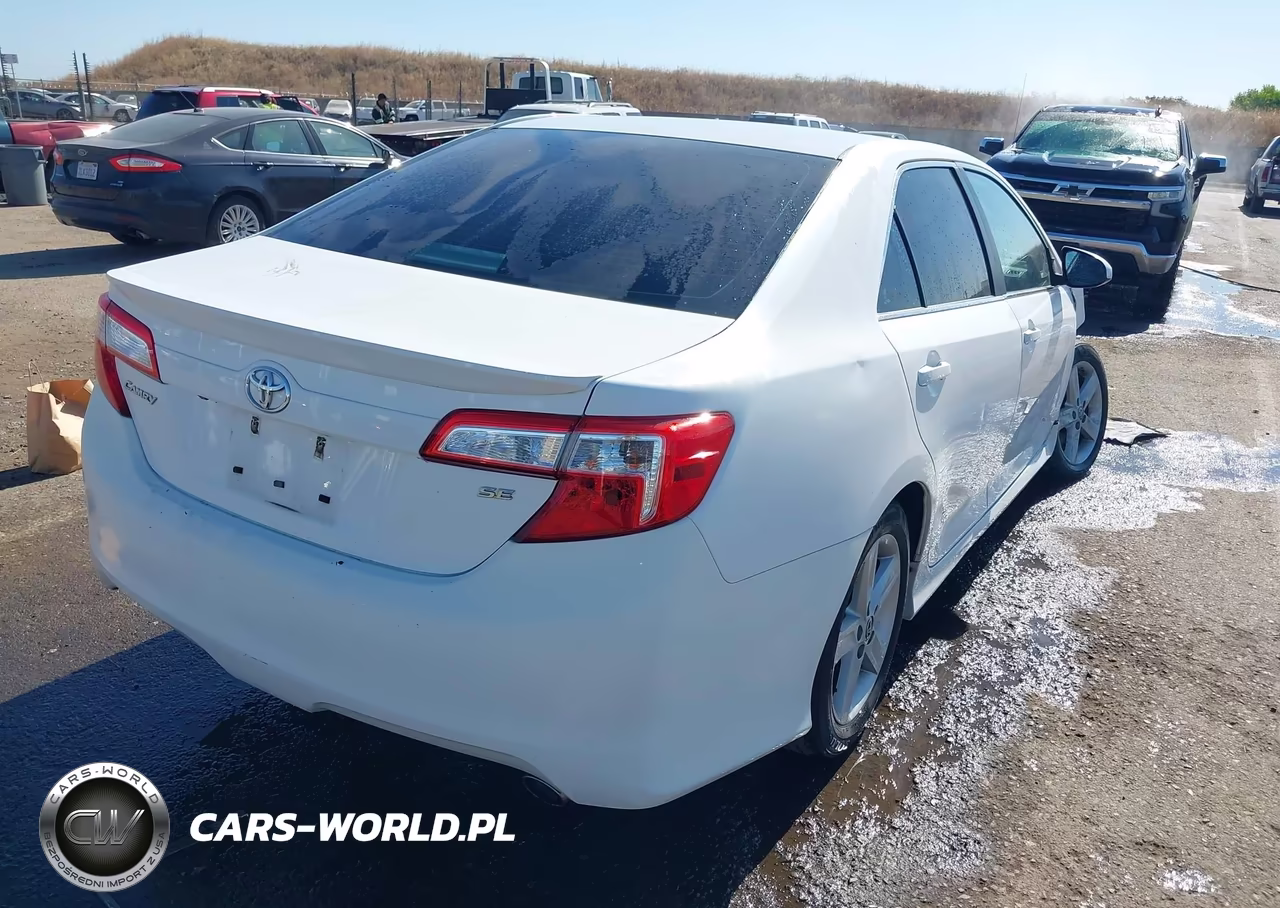 2014 Toyota Camry Se VIN:4T1BF1FK0EU790997 - 4