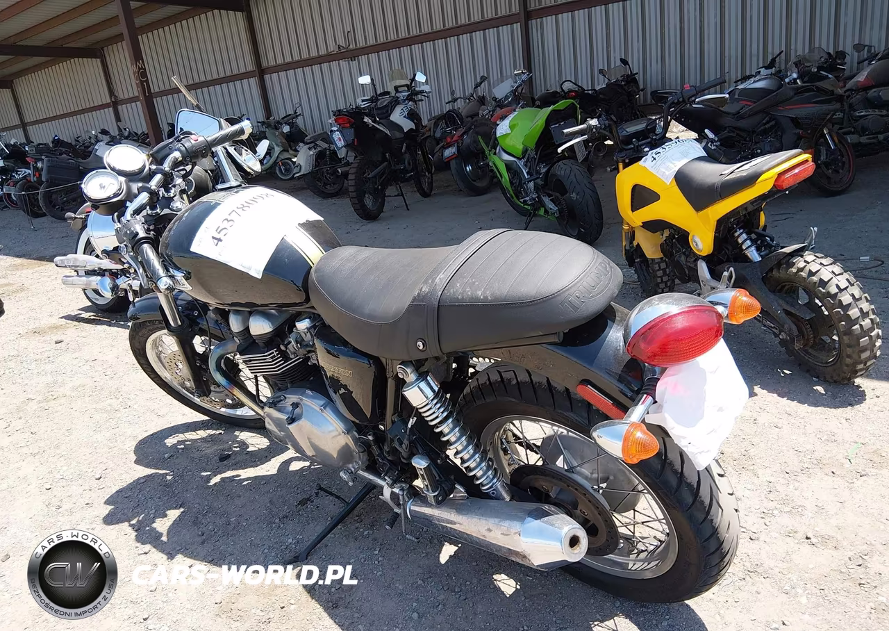 2013 Triumph Motorcycle Thruxton VIN:SMT920K18DT572978 - 3