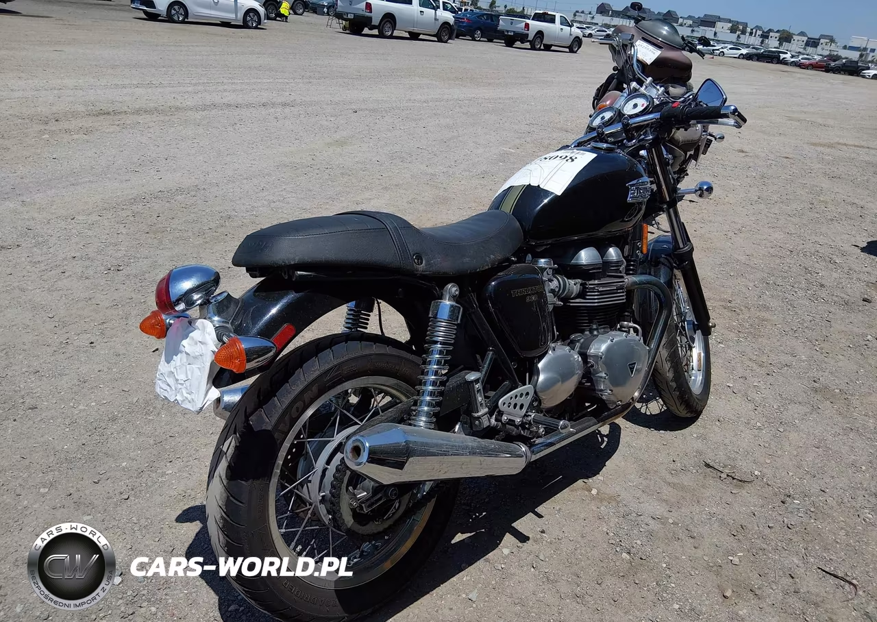 2013 Triumph Motorcycle Thruxton VIN:SMT920K18DT572978 - 4