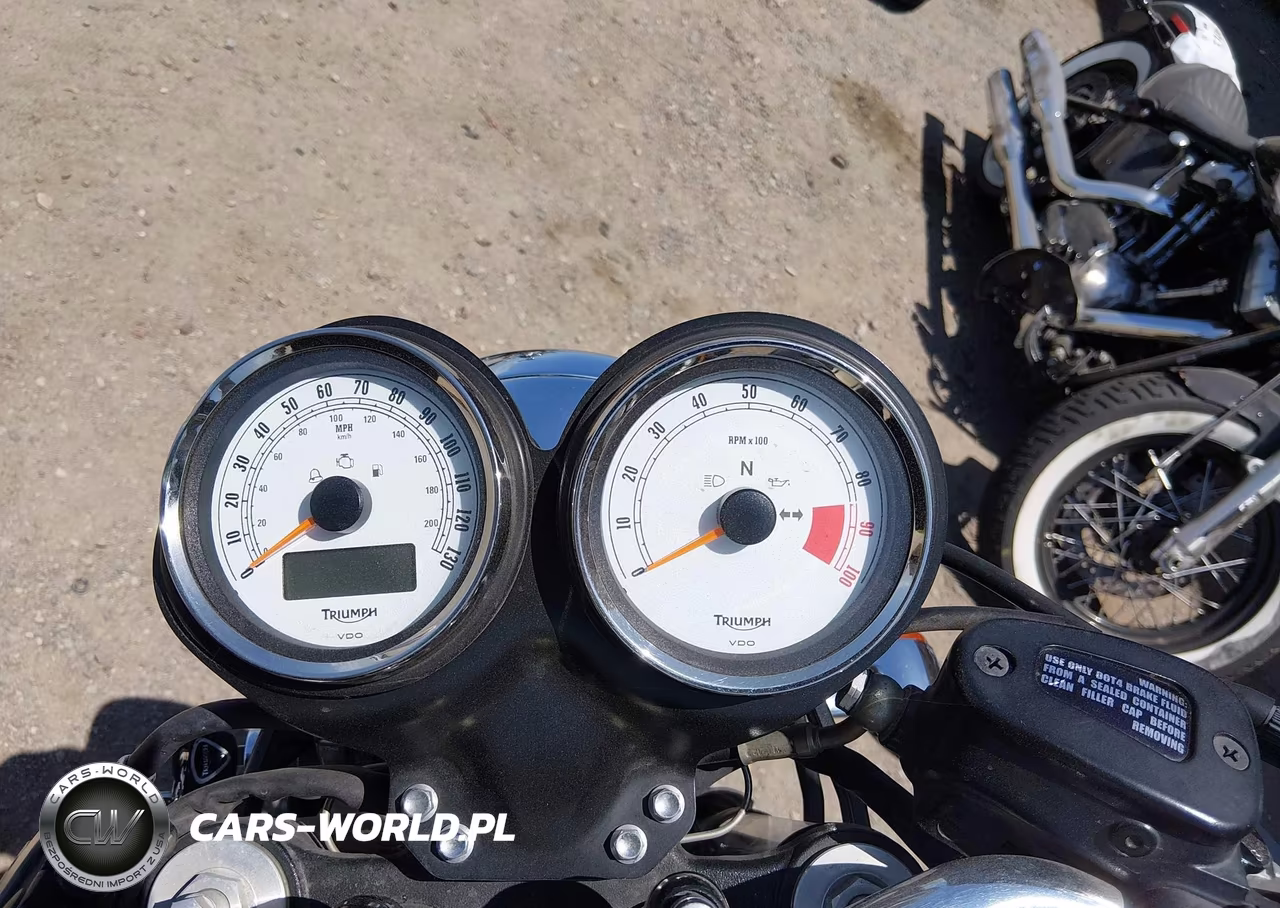 2013 Triumph Motorcycle Thruxton VIN:SMT920K18DT572978 - 7