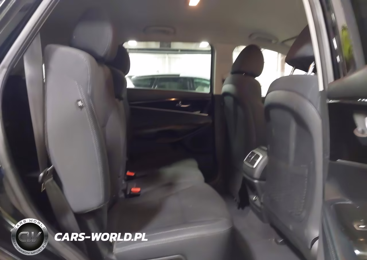 2019 Kia Sorento 2.4L L VIN:5XYPG4A35KG539317 - 8