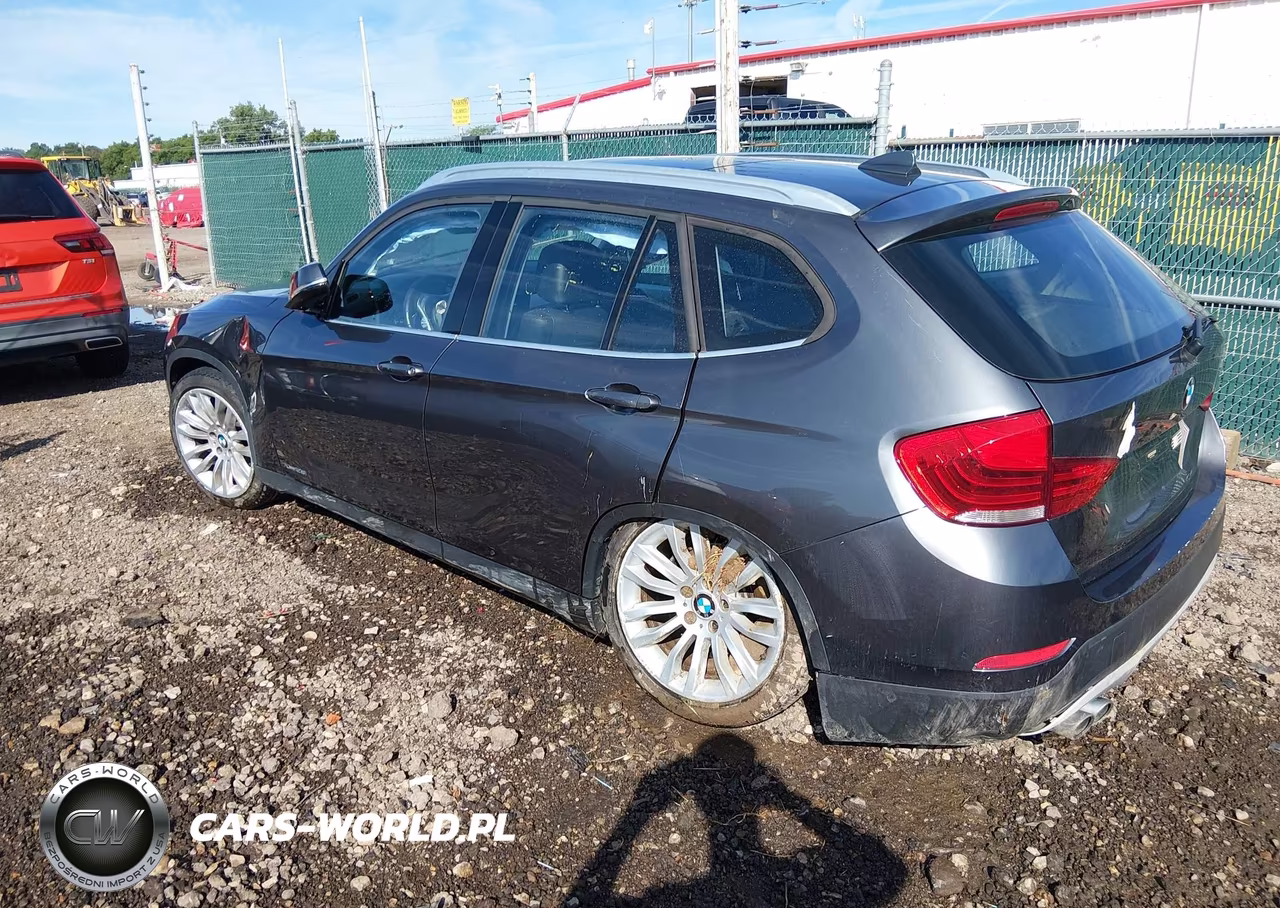 2015 BMW X1 xDrive28I VIN:WBAVL1C52FVY29803 - 3