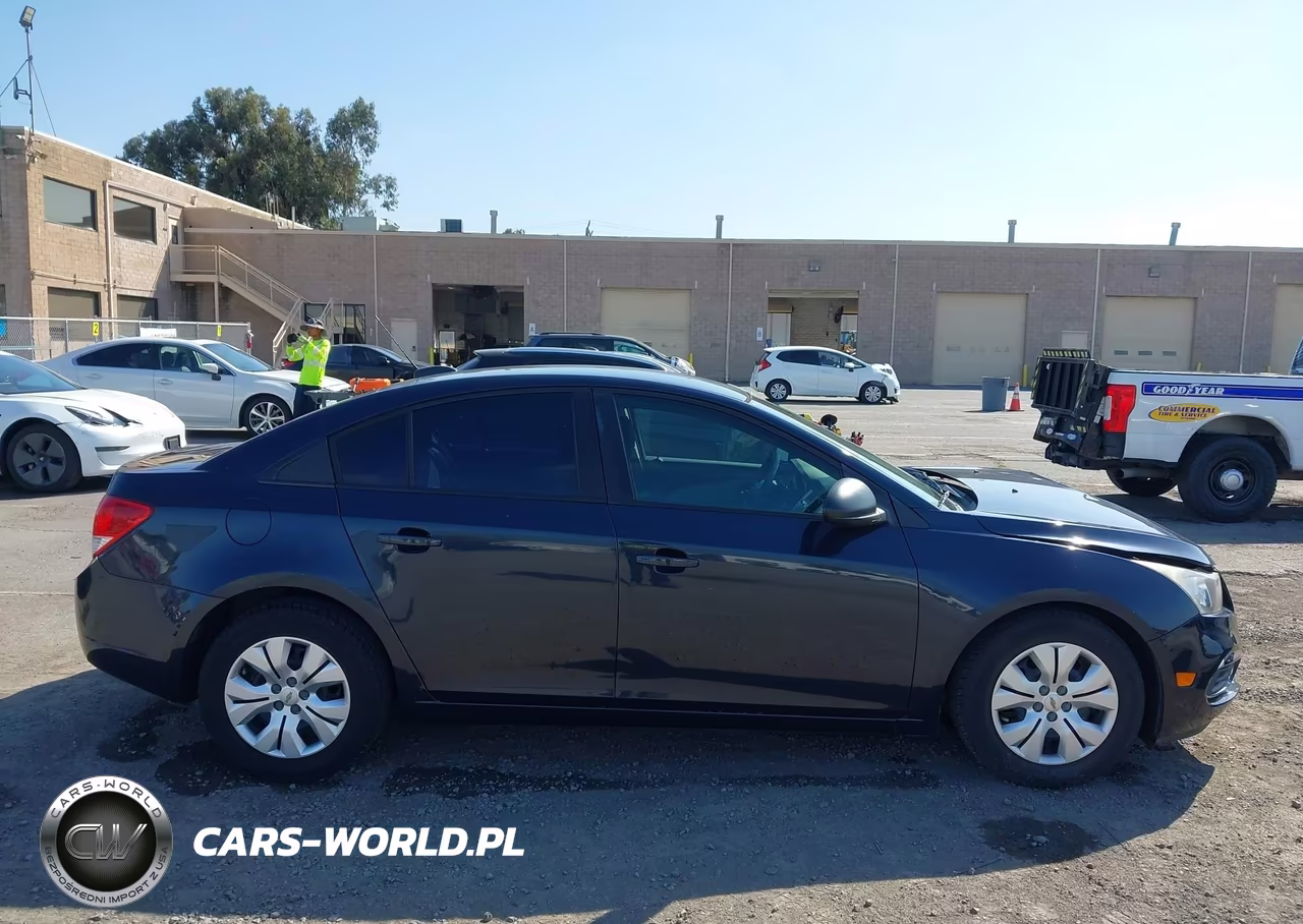 2015 Chevrolet Cruze Ls Auto VIN:1G1PA5SG3F7206490 - 13