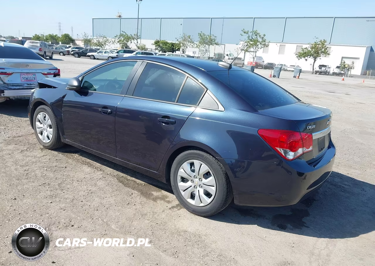 2015 Chevrolet Cruze Ls Auto VIN:1G1PA5SG3F7206490 - 3