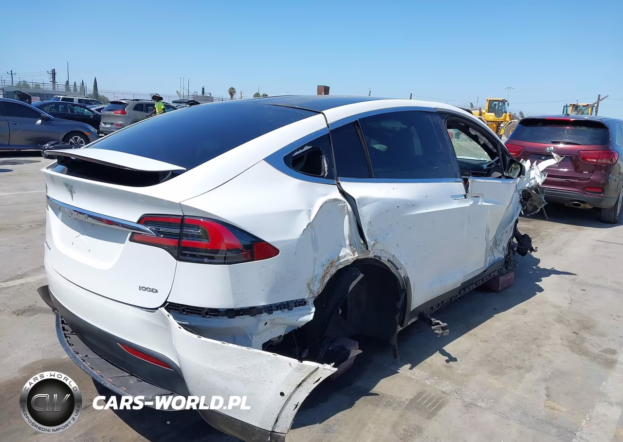 2018 Tesla Model X 100D-75D-P100D VIN:5YJXCBE2XJF091535 - 4