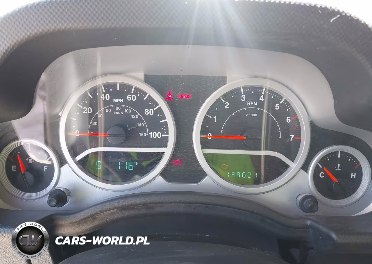 2007 Jeep Wrangler Unlimited Sahara VIN:1J8GA59157L194515 - 7