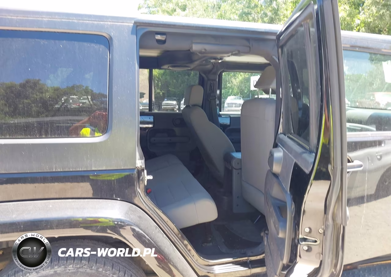 2007 Jeep Wrangler Unlimited Sahara VIN:1J8GA59157L194515 - 8