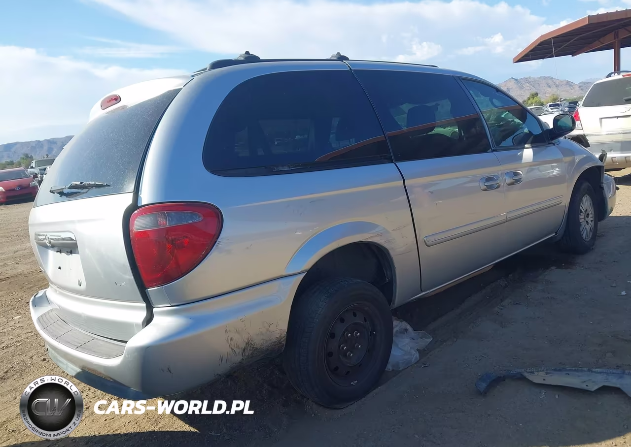 2005 Chrysler Town & Country Lx VIN:2C4GP44RX5R100758 - 4