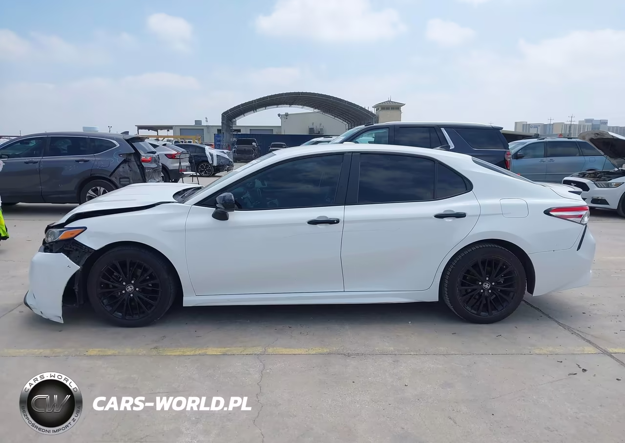 2020 Toyota Camry Se Nightshade Edition VIN:4T1G11AK3LU383149 - 14