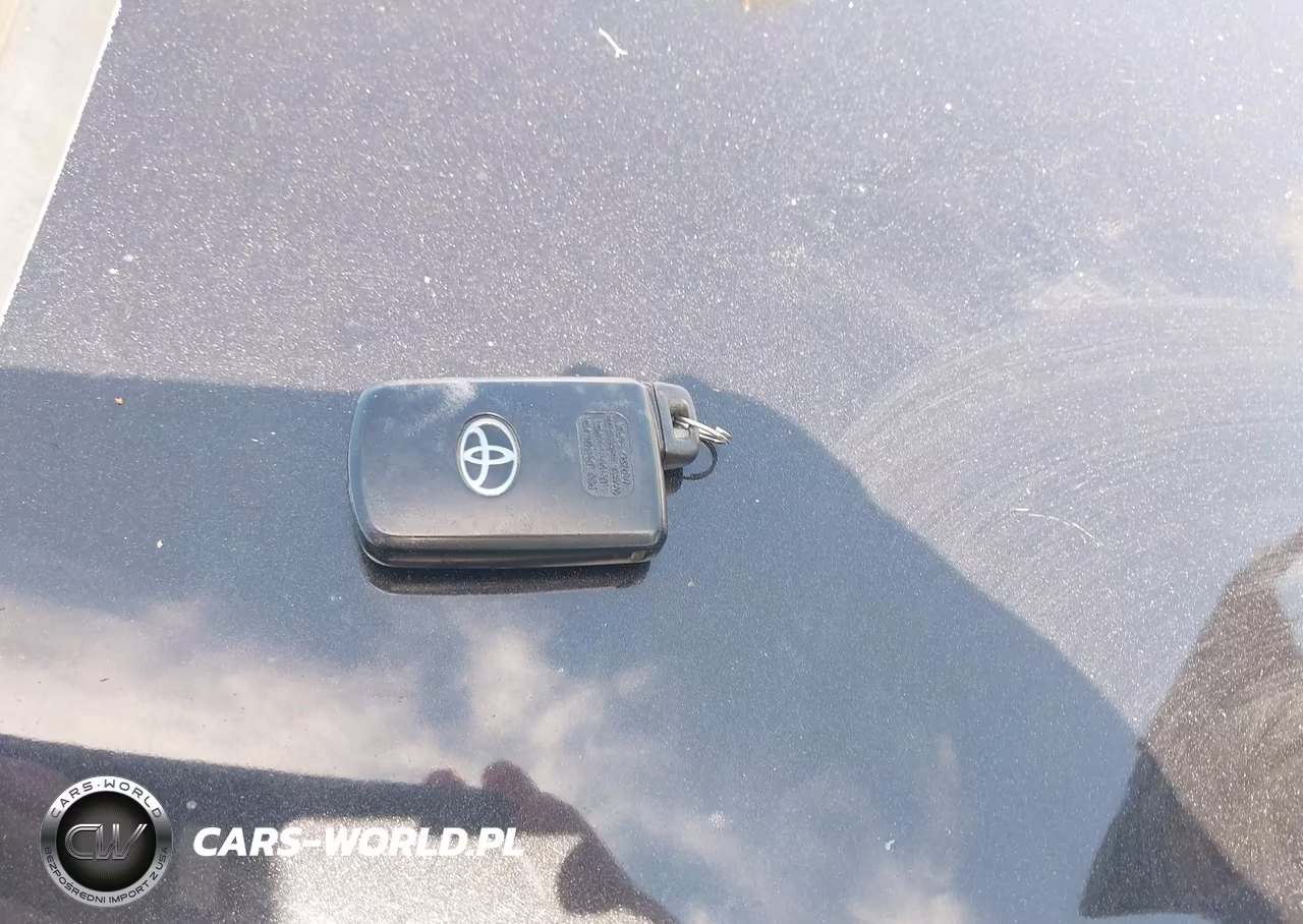 2016 Toyota Prius C Four VIN:JTDKDTB38G1129825 - 11