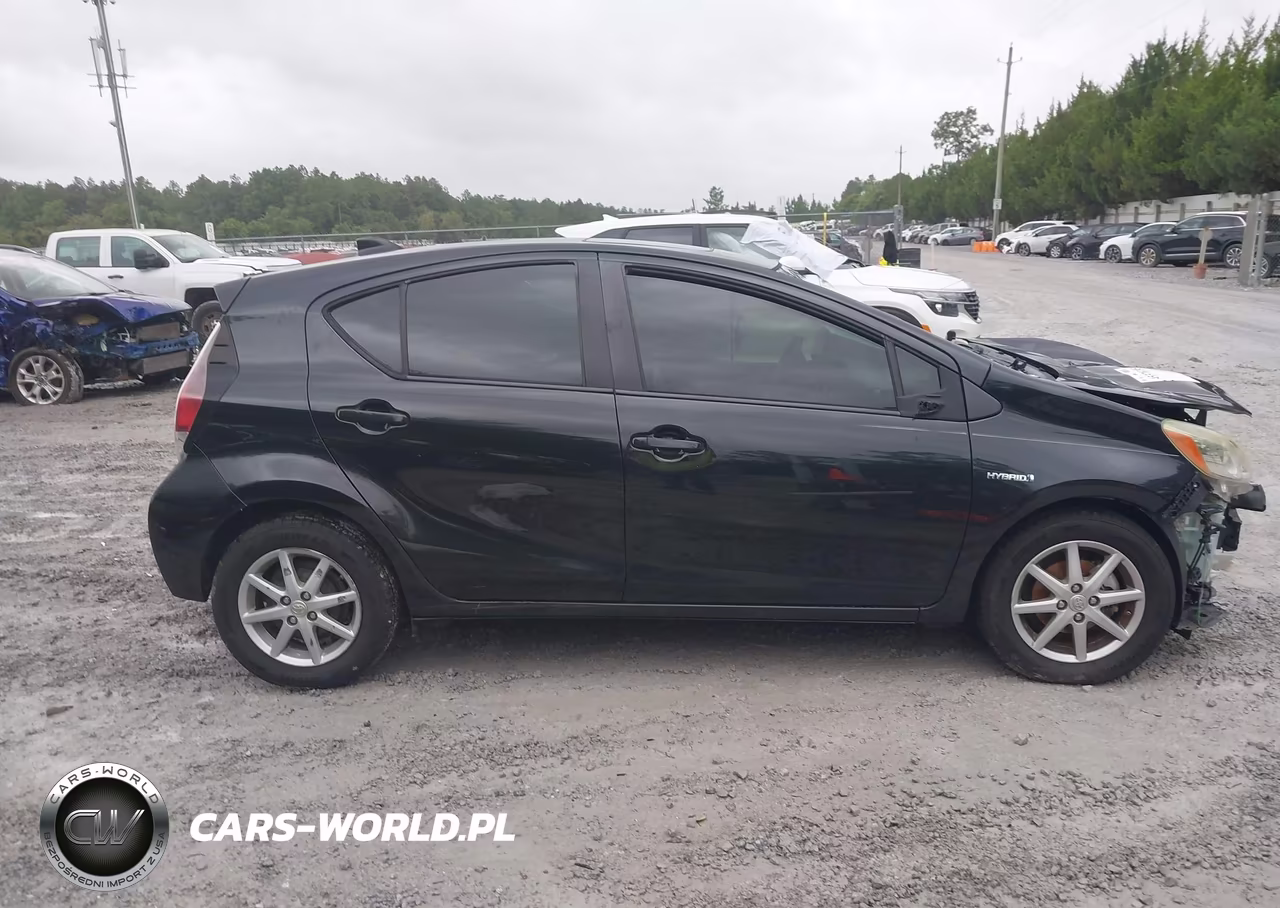 2016 Toyota Prius C Four VIN:JTDKDTB38G1129825 - 14